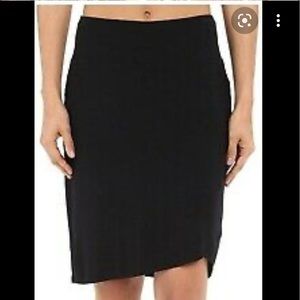 COLUMBIA All Who Wander BLACK jersey knit skirt size xxs - pocket travel sporty